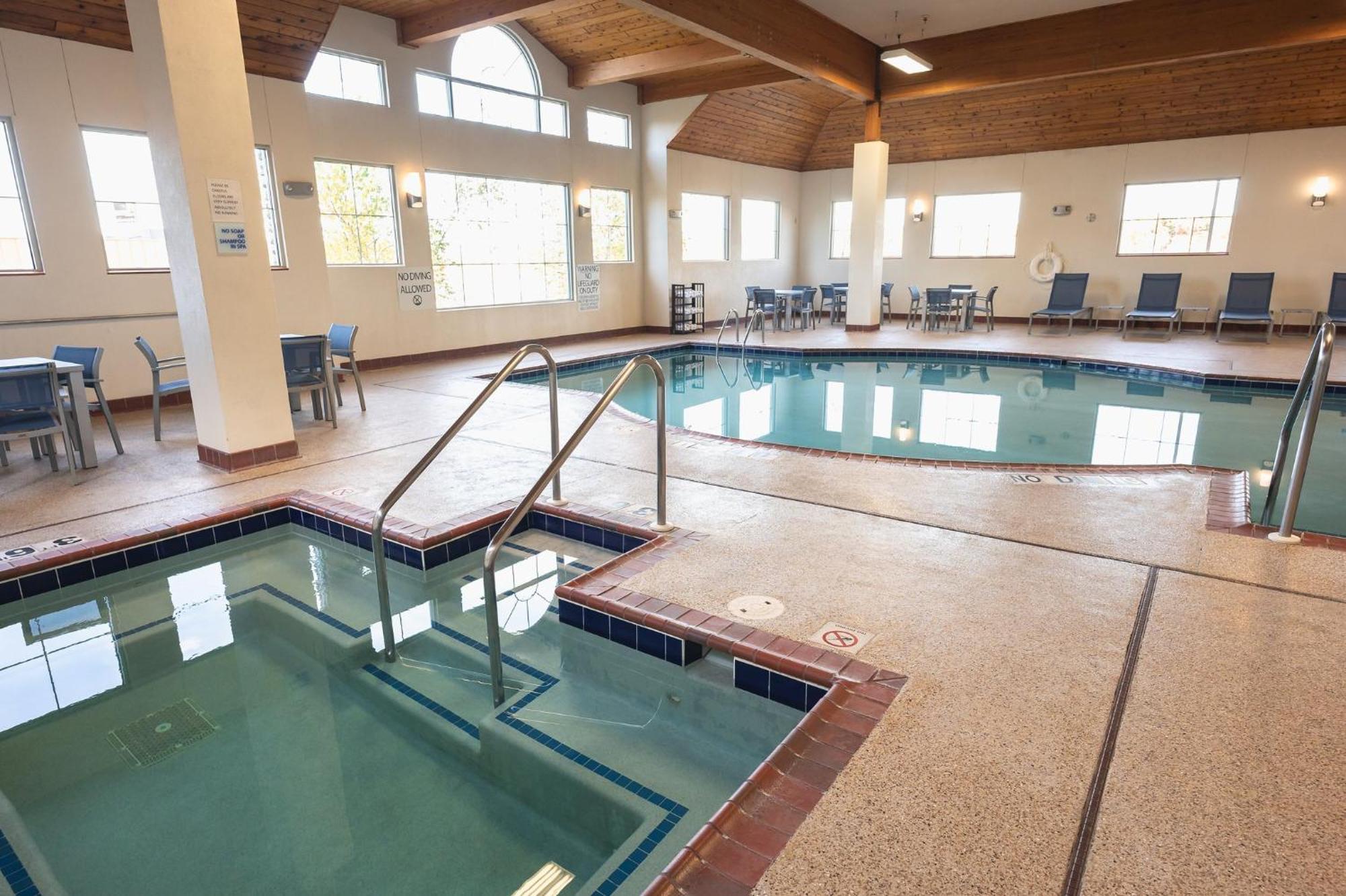 Holiday Inn Express Houghton-Keweenaw By Ihg Εξωτερικό φωτογραφία
